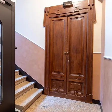 Apartment Stradivari - - By Host4u Milan